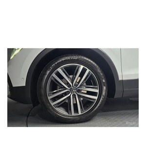 Volkswagen Tiguan 2.0 TDI Prestige 2023, 31,642 km, Diésel, Volante a la Izquierda, Asientos de Cuero, Cámara Trasera - Product Image 5