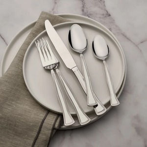 Juego de Cubiertos de Lujo Chapados en Oro con Acabado Espejo, Tenedor, Cuchara y Cuchillo con Mango de Acero Inoxidable para Bodas y Eventos - Product Image 2