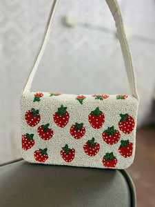 Bolso Rectangular Hecho a Mano con Cuentas de Vidrio Bordadas y Patrón de Mariposas Coloridas, Artesanía Textil, Lavable, para Uso Diario - Product Image 3