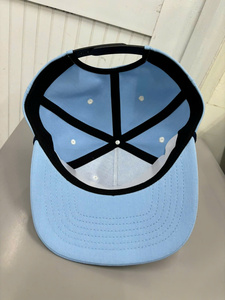 หมวกแก๊ป Snapback คุณภาพสูง ปีกแบน ปรับขนาดได้ สกรีนโลโก้ตามสั่ง ผ้า OEM หมวก Snapback หมวกกีฬา พร้อมปักโลโก้แบบ 2D/3D - Product Image 5