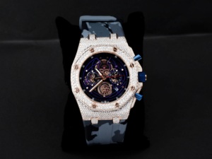 Reloj cronógrafo mecánico de lujo con incrustaciones de diamantes para hombre, con cristal de zafiro y correa de silicona, caja poligonal de 43 mm - Product Image 1