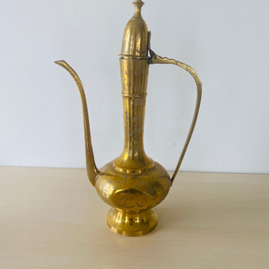Carafe multifonction en laiton de style moghol, pichet en laiton antique fait main, carafe à eau indienne vintage, pot à eau décoratif en laiton orné, traditionnel - Product Image 2