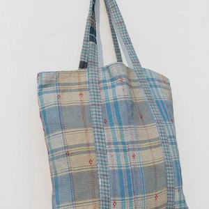 Sac Kantha vintage Sac fourre-tout matelassé Sari Kantha vintage - Product Image 1