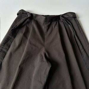 Shorts Bermuda décontractés pour hommes, couleur unie, taille haute, taille élastique, design plissé, tissu tissé - Product Image 3
