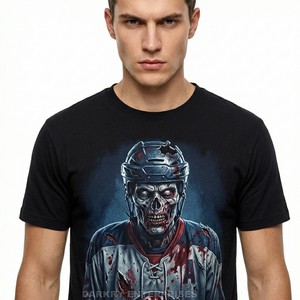 Camiseta Gráfica Personalizada para Hombre, Diseño de Jugador de Hockey Zombie, Estilo Urbano, Algodón Negro de Alta Calidad, Manga Corta, Estilo Deportivo - Product Image 2