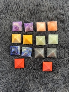 High Quality 7 <b>Chakra</b> Natural Stone Pyramid Reiki <b>Crystal</b> Healing Stone <b>Set</b> Carved Precious Gemstone - Product Image 5