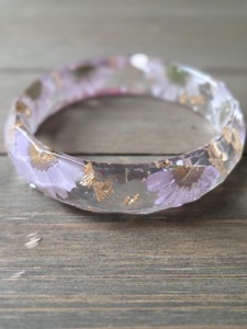 Brazaletes de Resina con Diseño de Flor de Margarita y Hojuelas de Oro, Brazalete de Resina con Hojuelas de Oro Real - Product Image 3