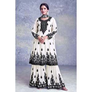 Ensemble de vêtements indiens et pakistanais de créateur avec broderie de sequins multi-aiguilles - Product Image 3