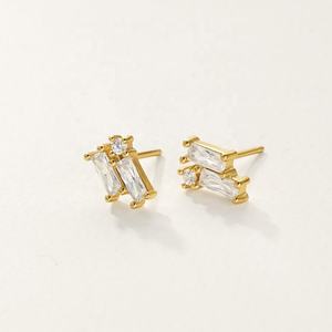 Pendientes de Diamantes Geométricos de Oro Sólido de 14K con Diamantes Cultivados en Laboratorio, Dos Piedras Paralelas, Pendientes de Diamantes Baguette en Racimo - Product Image 2