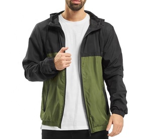 Chaqueta cortavientos ligera con forro de malla y capucha para hombre, ideal para senderismo y camping al aire libre. - Product Image 3