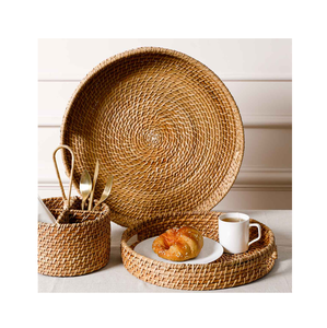 Grand plateau rond en rotin fait main pour pique-nique, camping, rangement de pain et de collations, et service, à un prix incroyable - Product Image 1