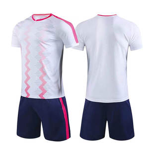 Tenues de football les plus vendues, nouvelle collection, uniformes de football tendance, 100% polyester, ensembles de tenues de football fabriqués au Pakistan par TANVEX - Product Image 1