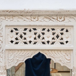 Premium Decorative Accent <b>Mirror</b> for Bedroom Intricate Carved <b>Frame</b> Styling with Antique Inspired Elegance - Product Image 5