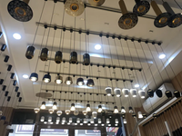 Nouveau Prix Modèle Tendance Plafonnier Suspendu Nordique Intérieur Vers le Bas Lampe de Chevet Gu10 Tube Linéaire Lustre LED Luminaire Suspendu pour Cuisine