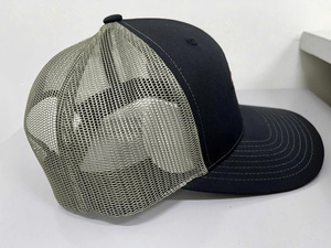 Gorras Trucker Personalizadas con Logotipo Bordado en 2D, Gorras Trucker con Malla Negra/Olivada, Fabricadas en Vietnam - Product Image 4