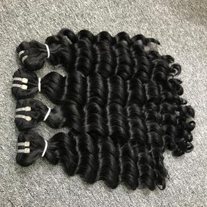Vente en gros de trame de cheveux vietnamiens bruts, extensions de cheveux humains pré-étirés à tressage Deep Wave en vrac, mélange de cheveux humains de haute qualité - Product Image 1