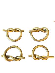 Anillo para servilletas de metal de inspiración rústica que añade encanto a la decoración de la mesa de estilo rústico y a la cena informal. - Product Image 4