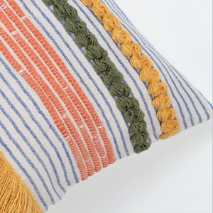 Funda de Cojín Decorativa para Sofá, Texturizada, Hecha a Mano, Estilo Boho, Azul y Naranja - Product Image 3