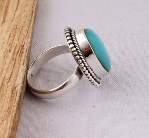 Anillo de Plata de Ley con Turquesa Ovalada Natural, Diseño Clásico para Fiestas, con Cuerda y Borde de Cuentas, Venta al Por Mayor - Product Image 3