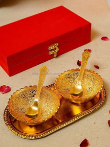 Juego de 2 Tazas de Té de Latón Plateado en Oro y Plata con Platos y Cucharas en Caja Roja - Artesanía Ali - Product Image 5