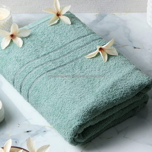 Excellente serviette de bain pour femmes de qualité supérieure serviette en tissu éponge de luxe 70*140 cm taille Logo personnalisé pour le prix de la serviette - Product Image 2