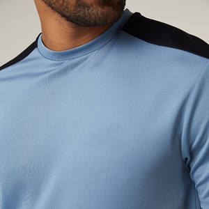 Conjunto de camiseta y pantalones cortos cómodos y elegantes, costuras duraderas, tela transpirable, perfecto para un look informal moderno. - Product Image 4