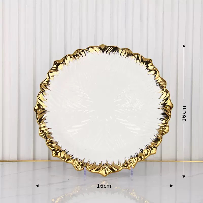 6 inches white round plate