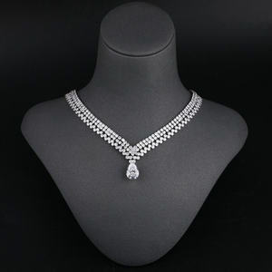 Collier ras-de-cou unisexe de luxe en diamants naturels taille brillant, multi-brins, en or massif 18 carats, certifié IGI, AMBER JEWELS, pour mariage - Product Image 1