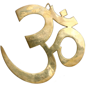 Colgante de pared hecho a mano de 11 pulgadas OM (AUM) en latón hecho en India para regalar - Product Image 1