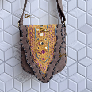 Bolso Bandolera de Cuero Genuino Estilo Banjara, Bolso de Mano Elegante Estilo Gitano, Multicolor, Hecho a Mano para Mujer - Product Image 1