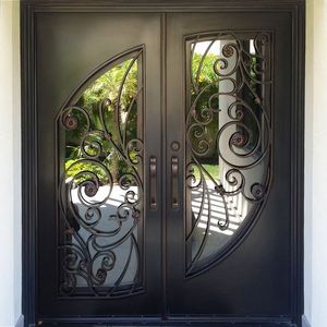Portes en fer forgé élégantes : Designs personnalisés haut de gamme pour rehausser l'attrait de votre maison, valeur optimale et sécurité supérieure pour votre habitation. - Product Image 1