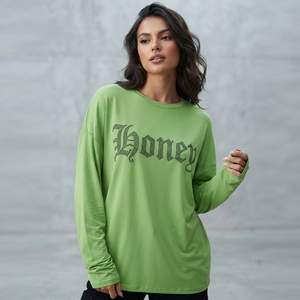 Camiseta Oversize de Algodón Premium con Pedrería para Mujer, Manga Corta, Cuello Redondo, Ajuste Relajado, Estilo Casual y Urbano - Product Image 1