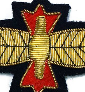 Badges brodés à la main sur mesure en gros, service OEM, écologiques, sans nickel, style luxueux - Product Image 5