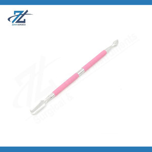 Pousse-cuticules et nettoyeur professionnel pour ongles, outil de manucure et pédicure pour l'élimination des ongles incarnés, en acier inoxydable, fabriqué au Pakistan - Product Image 3