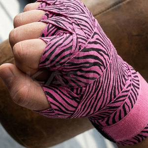 ผ้าพันมือแบบ Secure Fit สำหรับฝึกซ้อมและแข่งขัน ใช้ได้กับมวยไทย มวยสากล คิกบ็อกซิ่ง และการฝึกซ้อมกับกระสอบทราย - Product Image 6