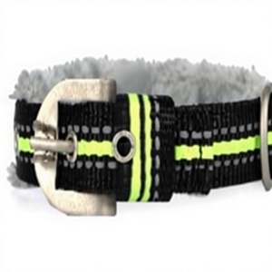 Collier pour chien en fausse fourrure avec réflecteur, réglable, doux et chaud, fabriqué en Inde, vente en gros par Divine International - Product Image 1