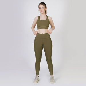 Conjunto de Yoga de Nylon y Spandex Acanalado de Doble Capa con Etiqueta Privada, Sujetador Deportivo, Pantalones Cortos y Leggings, Logotipo Personalizado, Ecológico, Transpirable, MOQ Bajo - Product Image 3