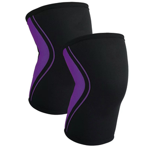 Protection flexible pour les genoux pour les squats intensifs, dotée d'un tissu extensible robuste avec genouillères de musculation. - Product Image 4