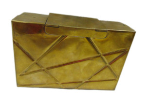 Bolso de mano tipo clutch vintage de metal hecho a mano, con cadena decorativa, para la noche. - Product Image 3