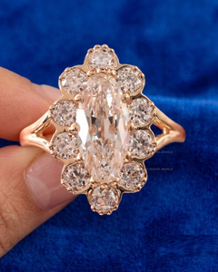 Anillo de Halo con Diamante Cultivado en Laboratorio de Corte Ovalado Antiguo Europeo de 2.06 ct, Anillo de Compromiso Vintage de Oro Amarillo de 10K, Joyería Nupcial de Estilo Antiguo - Product Image 4