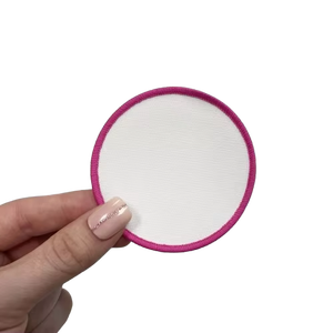 Patchs thermocollants en forme de cœur par sublimation, très demandés, pour chapeaux et chemises, tailles personnalisées, avec dos auto-agrippant, en feutre, 2026 - Product Image 1