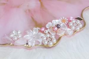 Plateau en résine fait main de style Art déco avec motif végétal pour mariage - Product Image 4