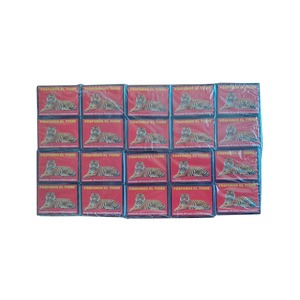 ไม้ขีดไฟแบบคลาสสิก 40 แท่ง ปลอดภัยต่อสิ่งแวดล้อม ขนาด 52x35x12 มม. บรรจุในกล่องไม้ขีดขนาดกะทัดรัด พิมพ์ลายสวยงาม จุดติดง่าย ใช้ในบ้าน - Product Image 2