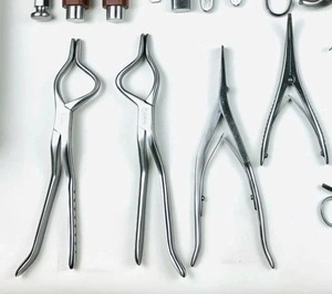 Juego de Instrumentos Quirúrgicos Maxilofaciales de Primera Calidad para Trauma Óseo, Mandíbula y Zygoma, de Acero Inoxidable, con Certificación CE e ISO - Product Image 1
