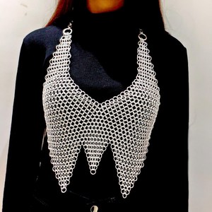 Haut et coiffe en maille d'aluminium : Costume médiéval Renaissance - Product Image 4