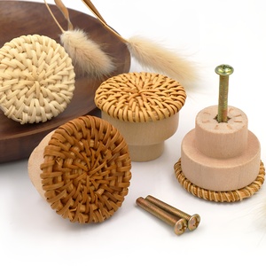 Manija de puerta de ratán hecha a mano, tiradores de puerta de mimbre natural para muebles de interior - Product Image 2