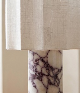 Lampe décorative exclusive conçue pour sublimer les tables de chevet, les consoles et les arrangements d'aménagement intérieur soignés - Product Image 4