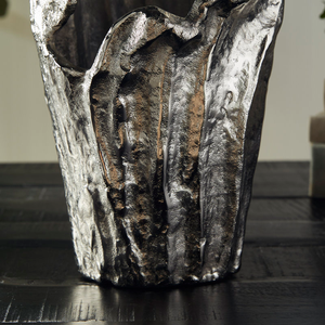 Florero de Metal Hecho a Mano de Diseño Industrial Contemporáneo, Acabado Plateado, Recipiente Decorativo de Sobremesa para Hogar u Oficina a Precios Bajos - Product Image 5