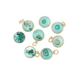 Pendentif en pierre précieuse de quartz solaire naturel vert pour femmes Collier à caution unique avec connecteur plaqué or pour la fabrication de bijoux - Product Image 2