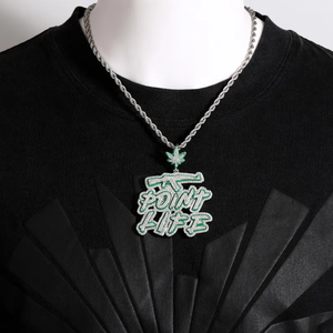 Colgante de hoja de arma con letras estilo hip hop, con incrustaciones de moissanita, tono plateado, joyería llamativa de lujo estilo urbano - Product Image 4